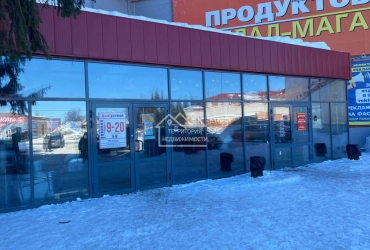 Торговая площадь в Ялуторовске, ул.Бахтиярова 30а